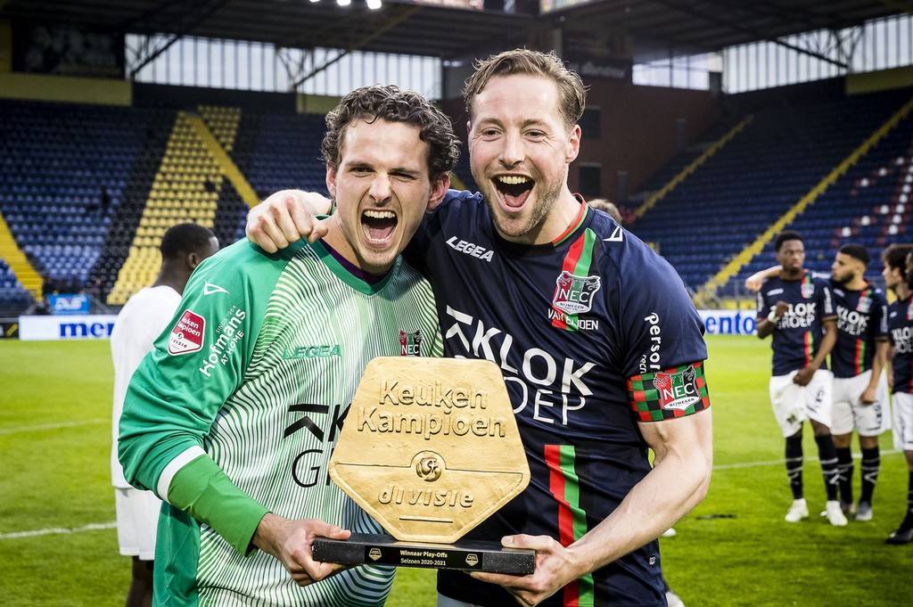 起立鼓掌 起立鼓掌