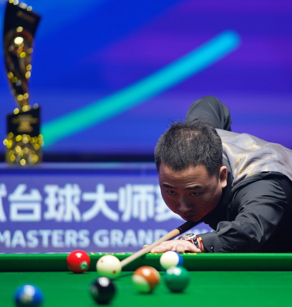 的薪水显然 的薪水显然