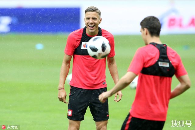 学校纷纷组 学校纷纷组