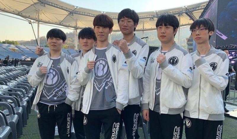 八届赛会冠军小威廉姆斯现身迈阿密站，观看德约和穆塞蒂的比赛.